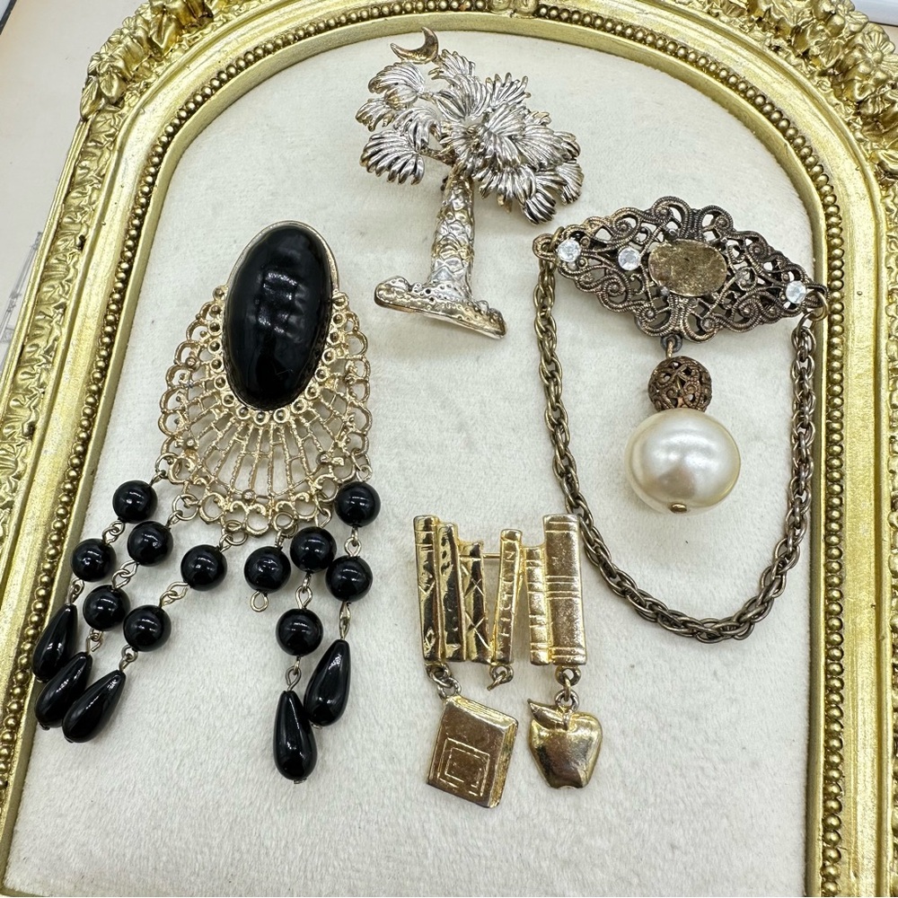 Vintage Gold Tone Victorian Brooch Lot Brooches Broken Jewelry for Repair